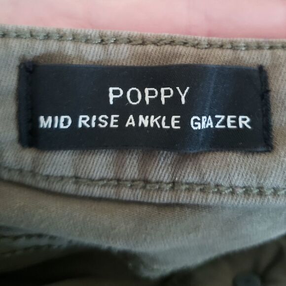 Green Skinny Denim Pants - Picture 9 of 10